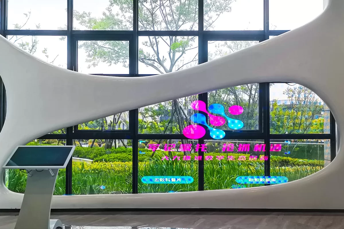 LED Transparent Screen: An important part of future display technology 1 03 e1702535131235 1200x799 1