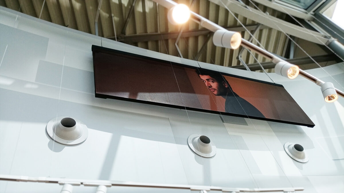 CES 2024 | MUXWAVE Holographic Transparent Screen Unveils Rapid Free Splicing, Ultra-Lightweight, and Thin Suspension Solution 5 13 1200x675 1