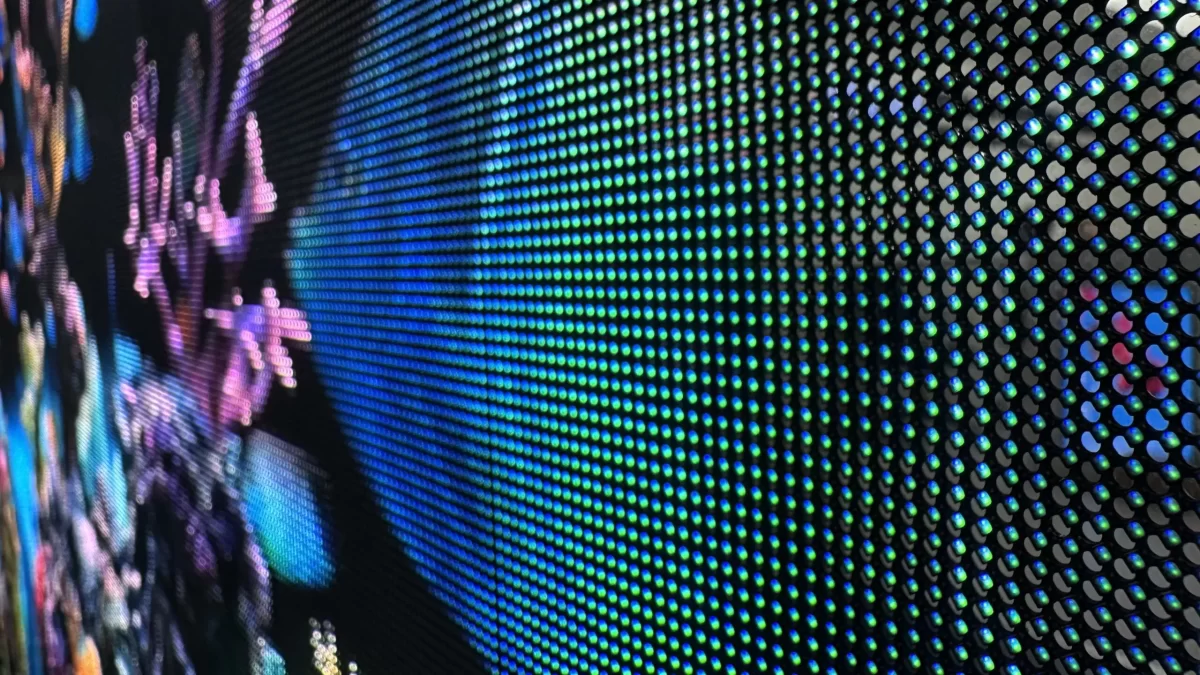 When designing the size and area of the MUXWAVE holographic invisible screen, consider these 3 major elements 1 5f5340cb 035d 49d8 8982 9b523a5168a4 4 scaled 1200x675 1
